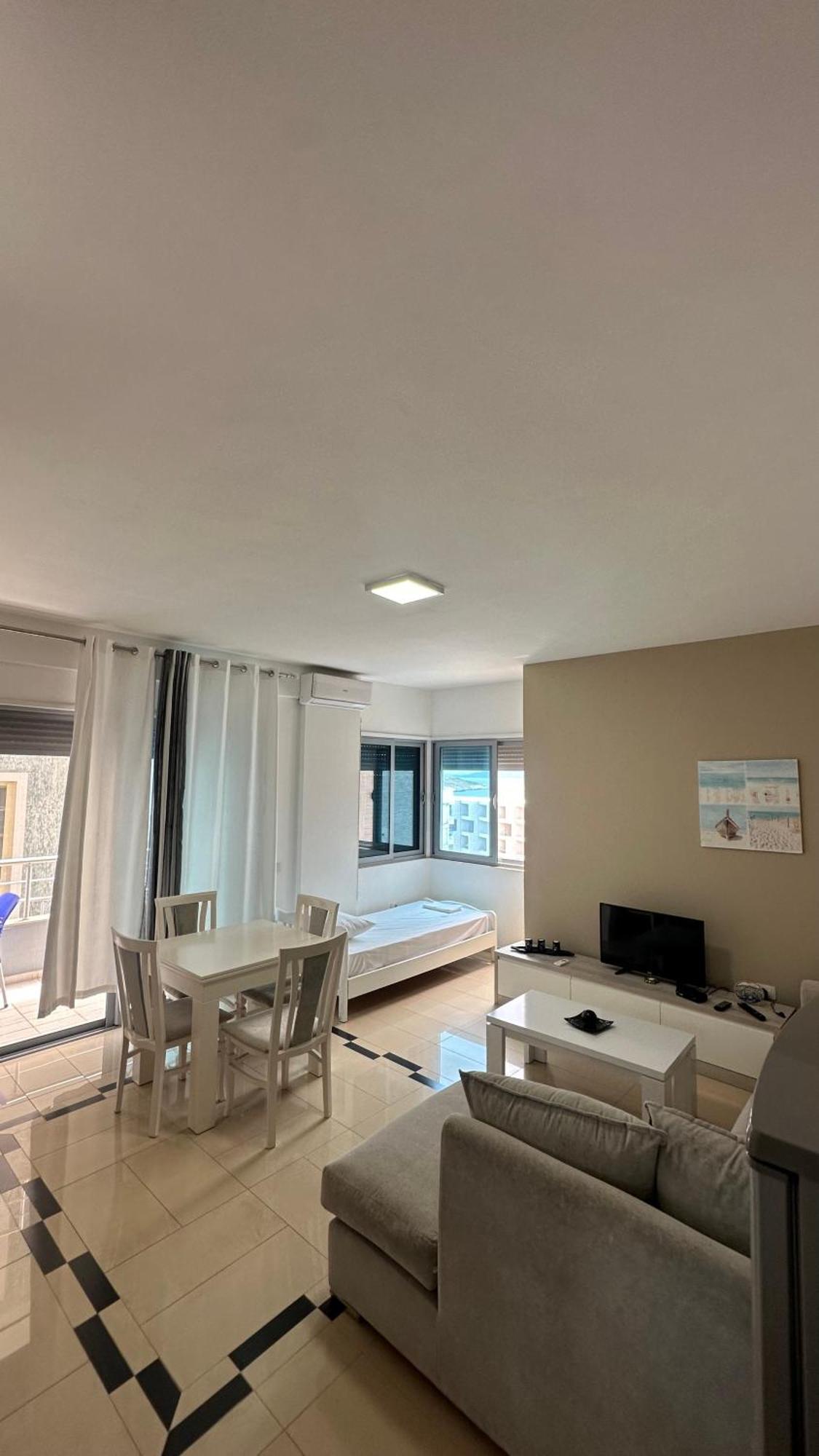 Jasmine Apartment *